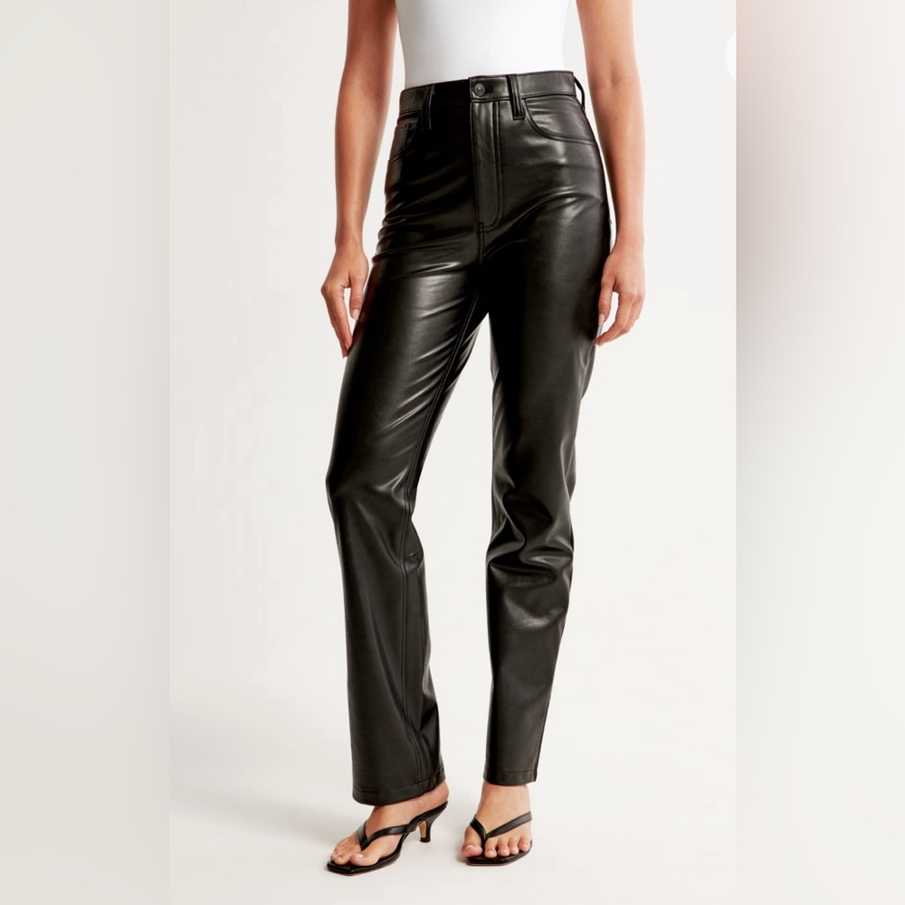 Abercrombie & Fitch Vegan Leather 90s Straight Ultra high rise pants Size 33